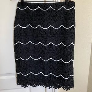 Beautiful lace design midi skirt.
